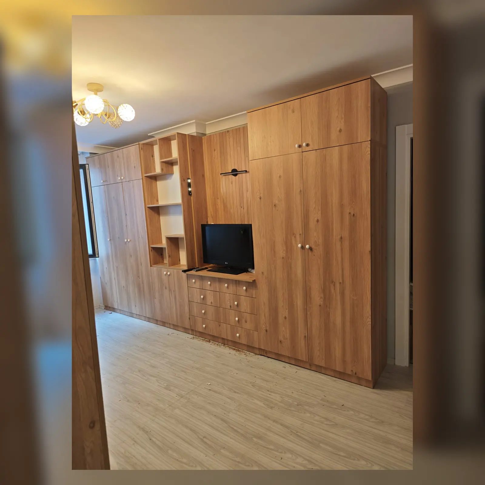 Bahçelievler yeni meşe MDF TV ünitesi ve gardırop uygulaması
