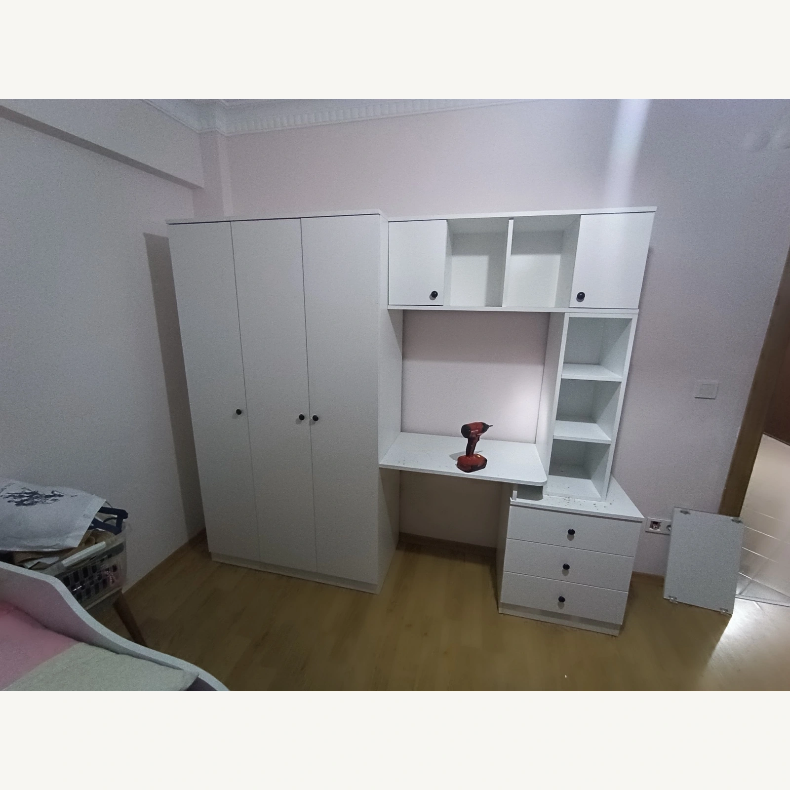 Sol Dolaplı Beyaz Çalışma Masası | Gerçek Teslimat
